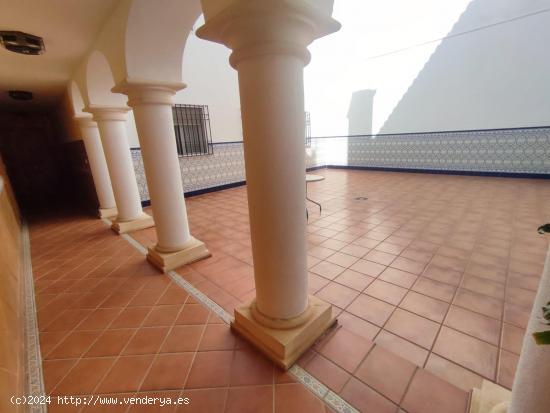  Casa adosada en la zona de San Lorenzo - CORDOBA 