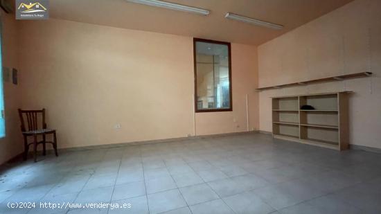 SE VENDE EDIFICIO DE 2 ALTURAS MÁS BAJO CON DOS PLANTAS EN EL CENTRO DE CELANOVA!! REF:7223 - ORENS