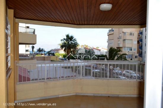 Apartamento con vistas al mar situado en 1ª linea playa Gandia, - VALENCIA