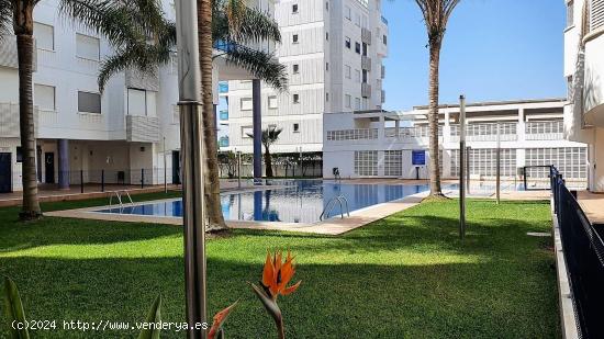  Apartamento con vistas al mar situado en 3ª línea playa Daimús, - VALENCIA 