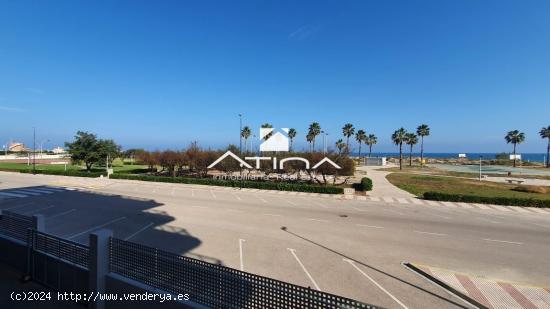 Apartamento con vistas frontales al mar situado en 1ª línea playa Daimús, - VALENCIA