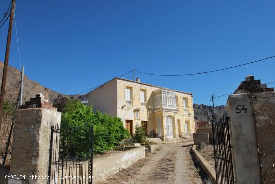 Finca 12.000m con terreno urbanizable - ALICANTE