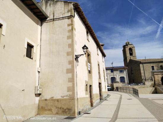 Casa de 3 plantas a 15 minutos de Pamplona - NAVARRA