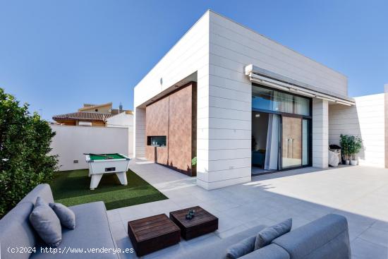 Complejo de 12 villas en Pilar de la Horadada - ALICANTE