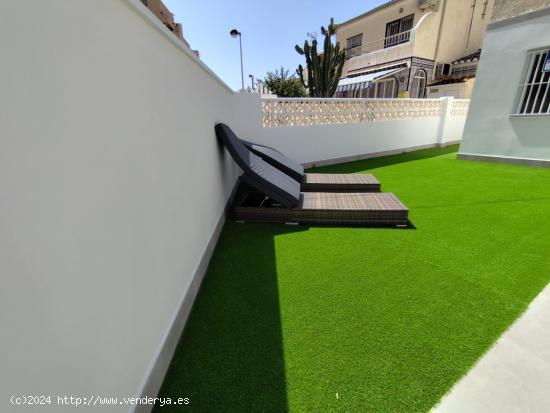 REFORMADO BUNGALOW PLANTA BAJA CON 60M2 DE PARCELA. CABO CERVERA. 2 DORM. 1 BAÑO. - ALICANTE