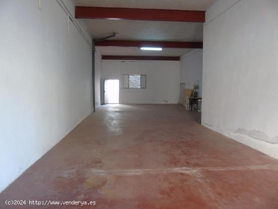 CASA CON NAVE DIÁFANA Y VIVIENDA EN PLANTA 1ª EN BRUTO - CIUDAD REAL