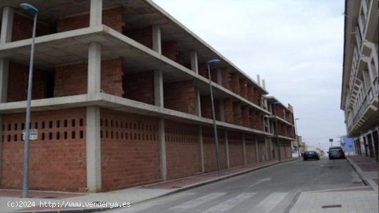 Obra parada en calle Miguel Delibes, Bullas - MURCIA