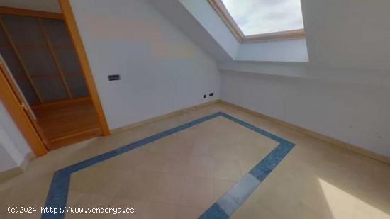 Piso en venta en calle Ramon y Cajal, León - LEON