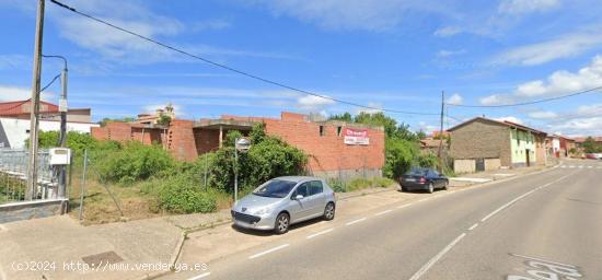  Obra parada en venta de viviendas unifamiliares adosadas en calle Real, Cuadros, León - LEON 