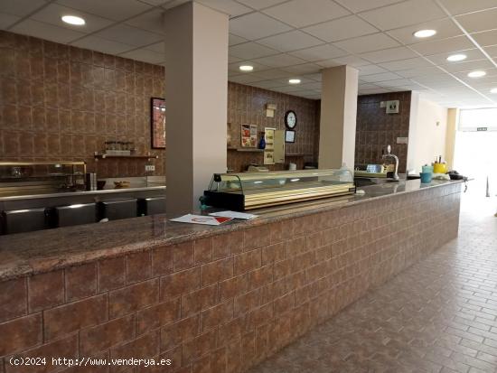 SE VENDE LOCAL MONTADO PARA CAFETERIA - ALICANTE