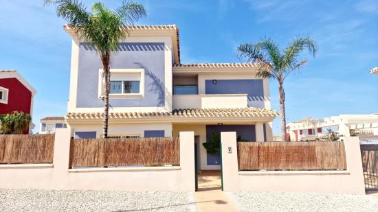 Villa a un precio increíble! - MURCIA