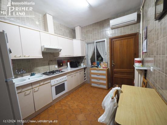 *Vivienda junto a Don VIctor Peñasco, de 6 dorm y 2 baños y 400 m2 construidos por solo 198.000€