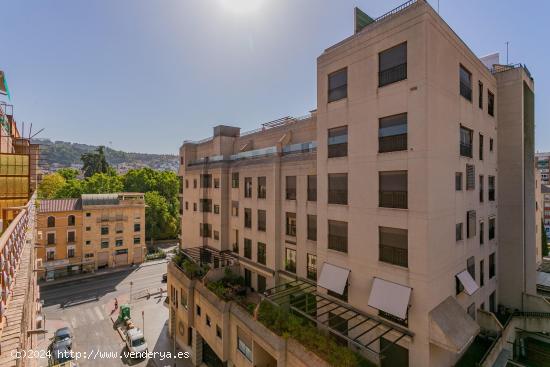  FANTÁSTICO ÁTICO EN ZONA PRIVILEGIADA DE GRANADA - GRANADA 