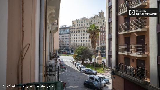 Amplio apartamento de 1 dormitorio en alquiler cerca de la Plaza de Toros de Valencia en Eixample - 