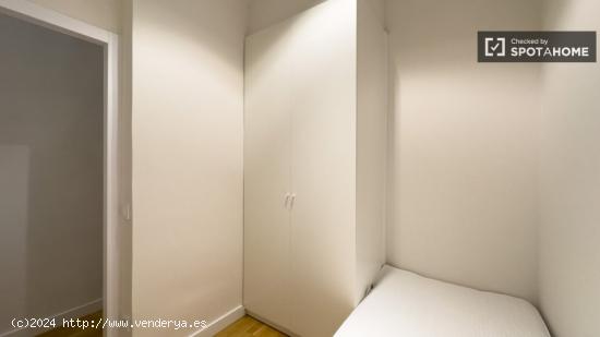 Apartamento de 2 dormitorios en alquiler en Sant Antoni - BARCELONA