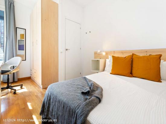 ¡Se alquila habitación en Barcelona! - BARCELONA