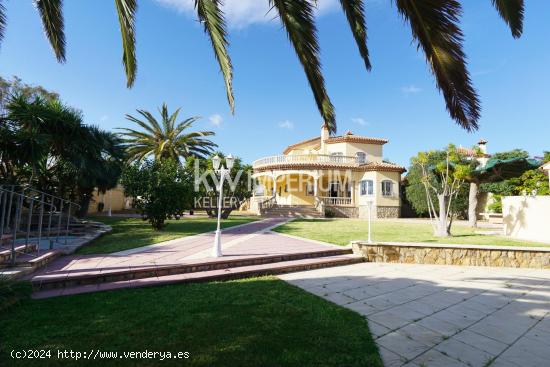 Fantástica villa a 4 vientos con jardín privado y vistas - TARRAGONA