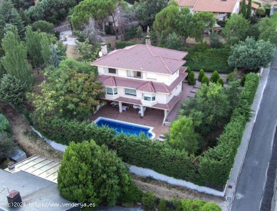 Espectacular chalet en San Lorenzo del Escorial - MADRID