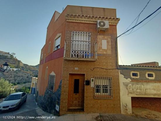 BONITA CASA EN VILLANUEVA DEL RIO SEGURO - MURCIA