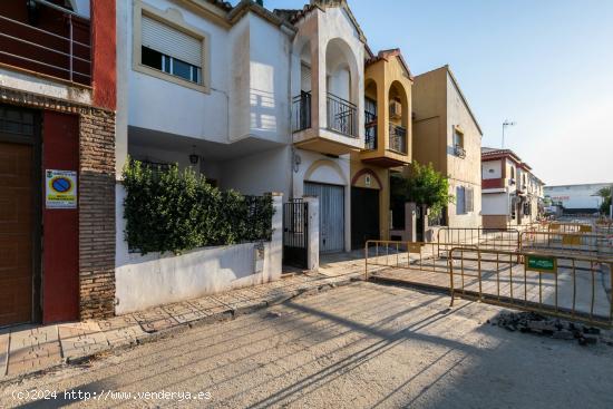  Vivienda adosada en dos plantas - GRANADA 