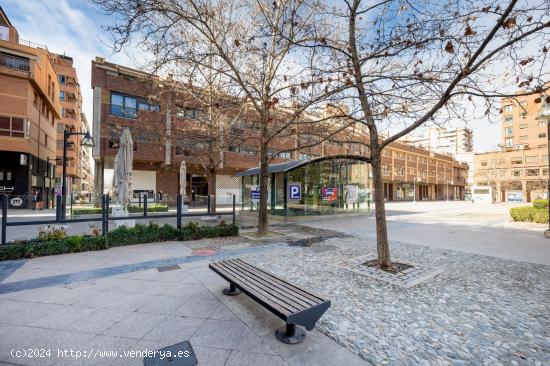 EN VENTA LOCAL COMERCIAL EN PLAZA SAN LAZARO, ZONA PLAZA DE TOROS EN GRANADA - GRANADA