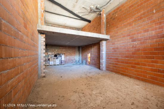 EN VENTA LOCAL COMERCIAL EN PLAZA SAN LAZARO, ZONA PLAZA DE TOROS EN GRANADA - GRANADA