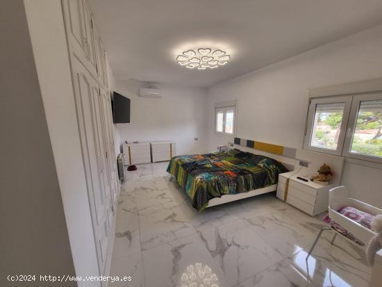 Chalet de lujo en venta en calle Escultor Adrián Carrillo - ALICANTE