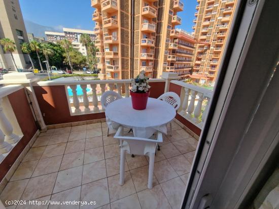 Piso de dos dormitorios con zona de jardines y piscina muy centrico - SANTA CRUZ DE TENERIFE