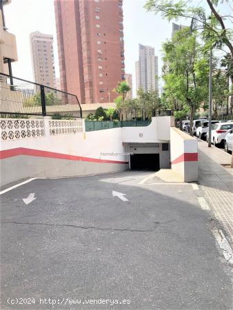  GARAGE Y ALMACEN TOTALMENTE CERRADO EN EL CENTRO DE BENIDORM - ALICANTE 