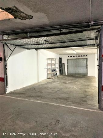 GARAGE Y ALMACEN TOTALMENTE CERRADO EN EL CENTRO DE BENIDORM - ALICANTE