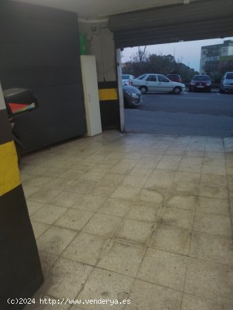 Local comercial en Venta en Badalona Barcelona LA SALUT