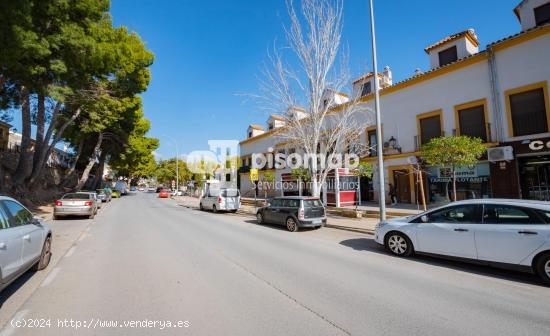 LOCAL EN LA PESETA - MALAGA