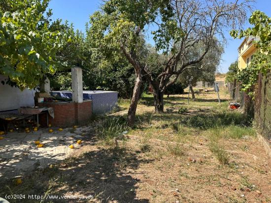  CASA CON TERRENO EN LA CTRA. DE SEVILLA - BADAJOZ 