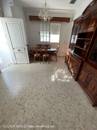 CASA DE VECINO EN PRIMERA PLANTA CON AZOTEA PRIVADA - CADIZ