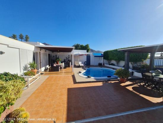 Espectacular villa con vistas al mar en la mejor zona de playa blanca - LAS PALMAS