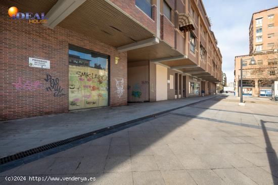  LOCAL EN VENTA EN PLAZA SAN LAZARO, ZONA PLAZA DE TOROS DE GRANADA - GRANADA 