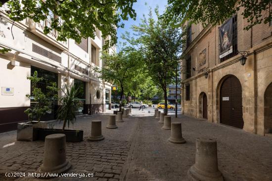  LOCAL VENTA JUNTO AVDA.CONSTITUCION GRANADA - GRANADA 