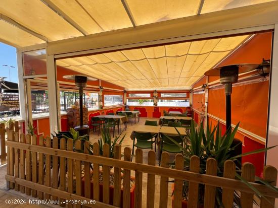 ¡FANTÁSTICA OPORTUNIDAD DE NEGOCIO! Restaurante de licencia (45m2) con terraza (35 m2) - ALICANTE