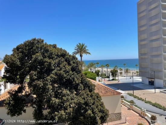 Piso en venta con vistas al mar - MALAGA