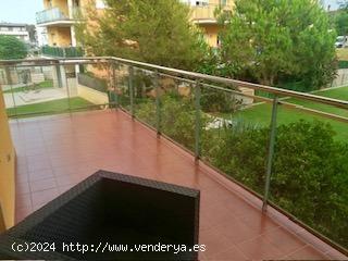 PISO a 5 minutos de la playa, terraza, pista de tenis y piscina - TARRAGONA