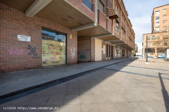  LOCAL EN VENTA EN PLAZA SAN LAZARO, ZONA PLAZA DE TOROS DE GRANADA - GRANADA 