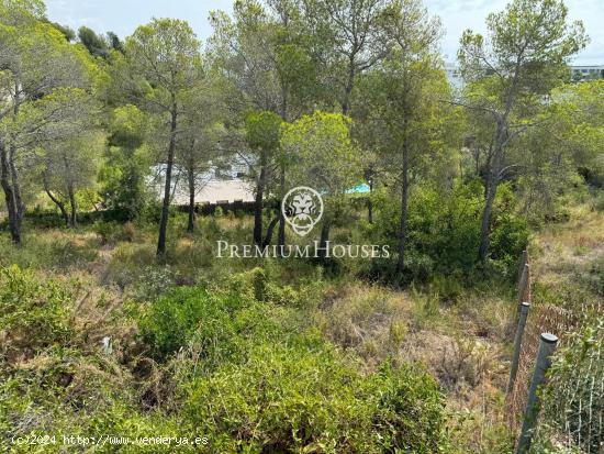 Terreno urbano con vistas en Can Girona - BARCELONA