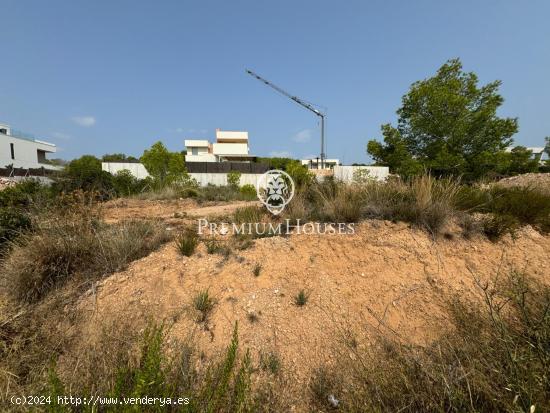 Terreno urbano en la Plana - BARCELONA