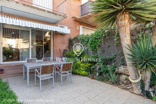  Casa adosada con patio en Quint Mar - BARCELONA 