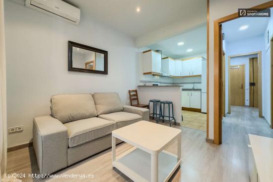 Apartamento de 3 dormitorios en alquiler en Poble-sec - BARCELONA