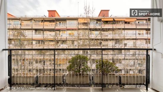 Habitaciones en alquiler en piso de 6 habitaciones en Sarrià-Sant Gervasi - BARCELONA