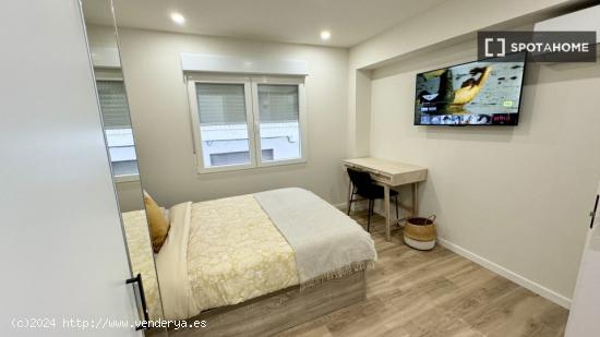 Habitaciones en alquiler en apartamento de 4 dormitorios en El Cabanyal. - VALENCIA