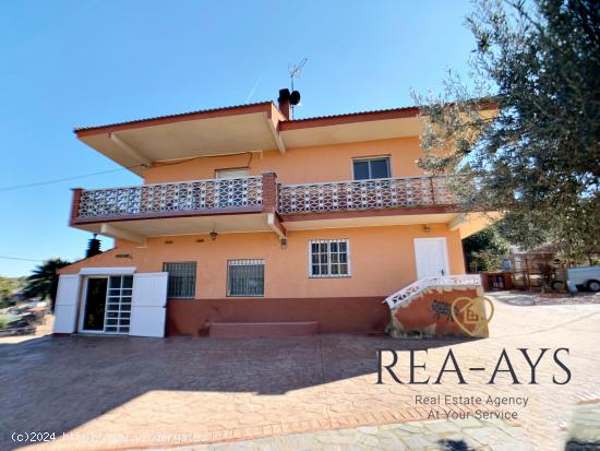 CASA PARA UNA O DOS FAMILIAS - PISCINA - VALLIRANA - BARCELONA