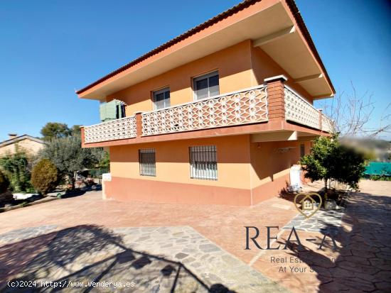 CASA PARA UNA O DOS FAMILIAS - PISCINA - VALLIRANA - BARCELONA