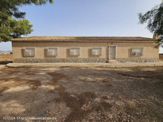 CASA DE CAMPO CON TERRENO A LA VENTA EN CORVERA - MURCIA